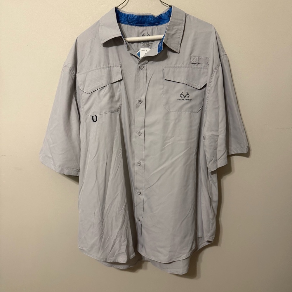 Realtree Light Gray Button-Up Shirt